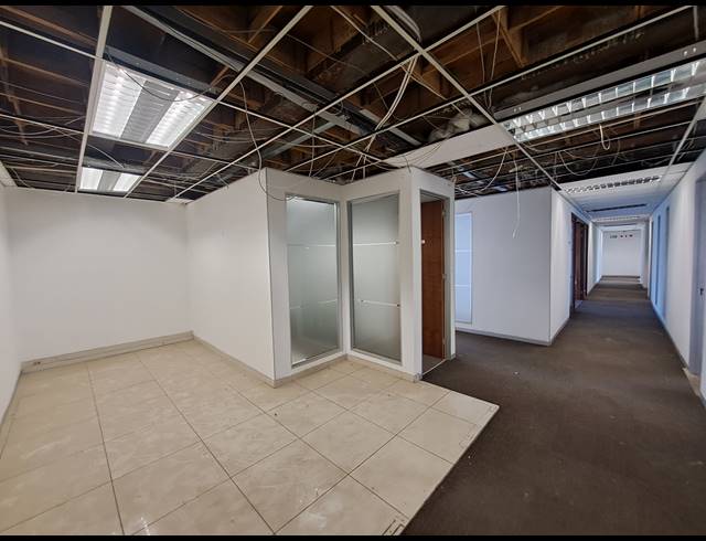 772M² OFFICE TO LET IN CRAIGHALL